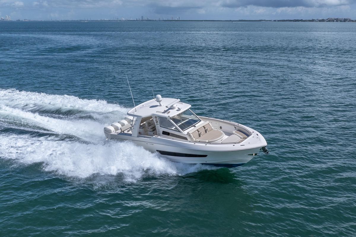 2018 Boston Whaler 42 