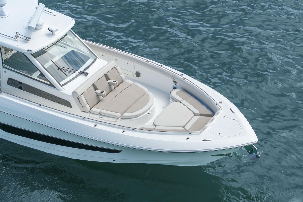 2018 Boston Whaler 42 