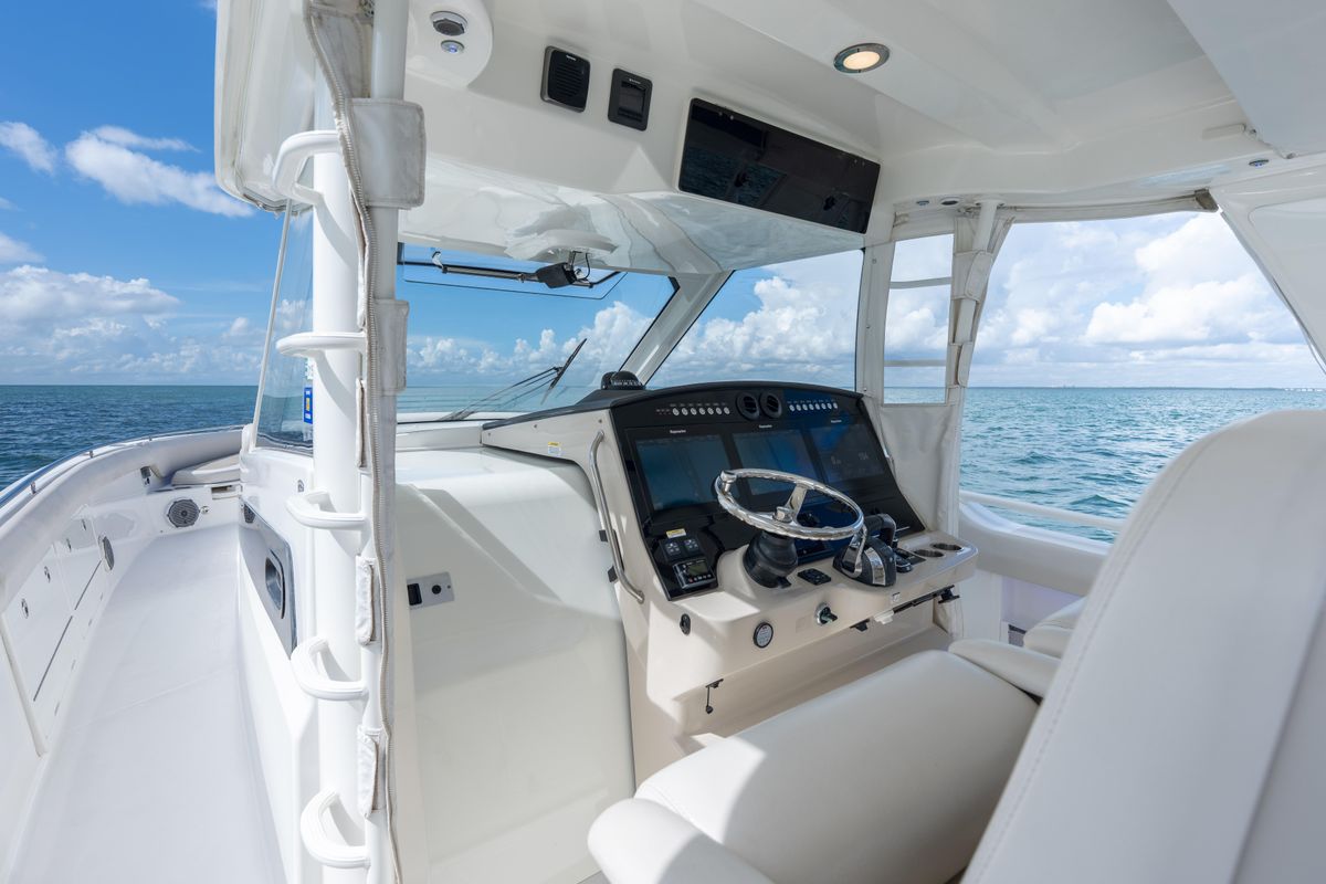 2018 Boston Whaler 42 