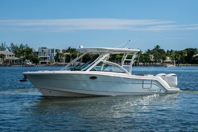 Robalo R317 Dual Console