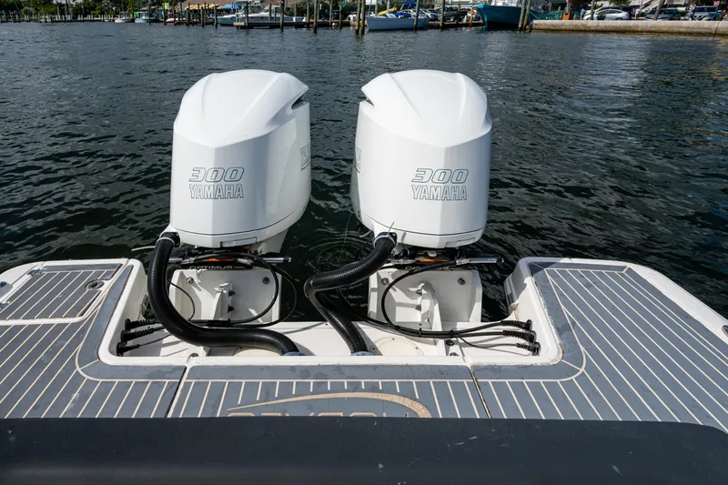  Yacht Photos Pics 2020 Robalo R317 Dual Console with twin Yamaha 300 engines on water.
