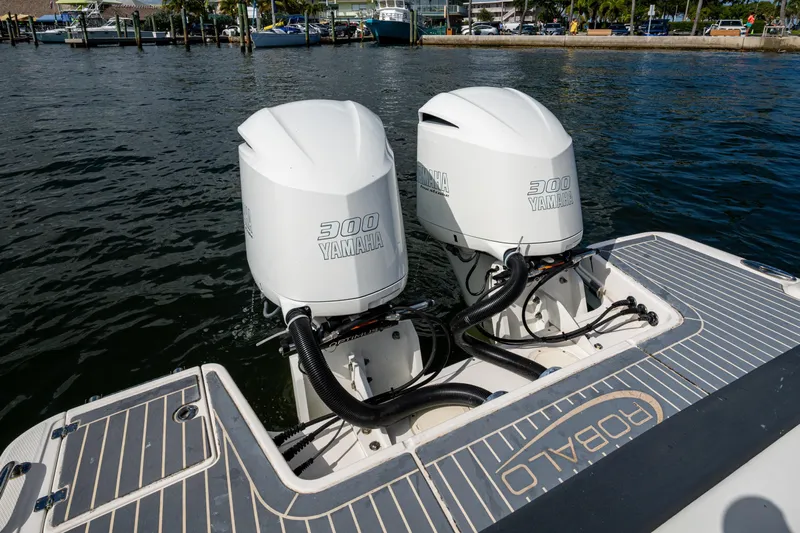  Yacht Photos Pics 2020 Robalo R317 Dual Console with twin Yamaha 300 engines on water.