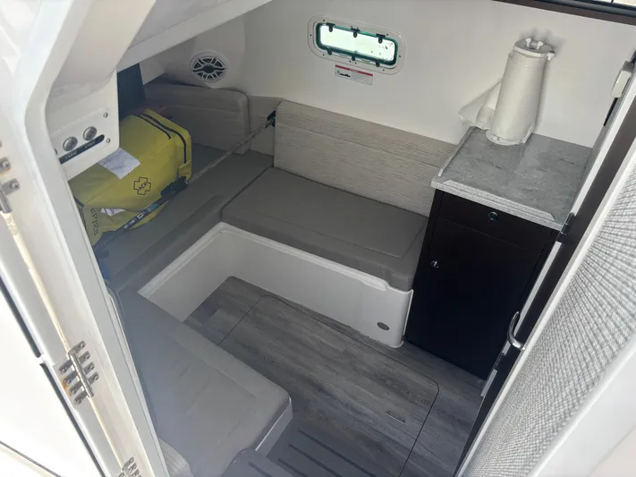  Yacht Photos Pics 2023 EVERGLADES 395 CC - Image 59