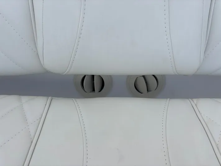  Yacht Photos Pics 2023 EVERGLADES 395 CC - Image 70