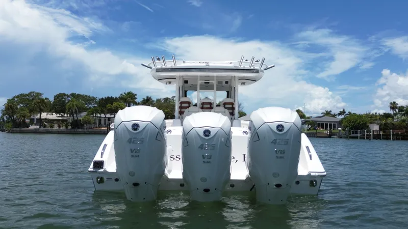  Yacht Photos Pics 2023 EVERGLADES 395 CC - Image 10