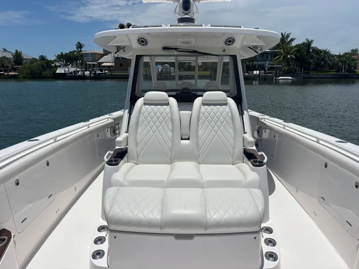  Yacht Photos Pics 2023 EVERGLADES 395 CC - Image 46