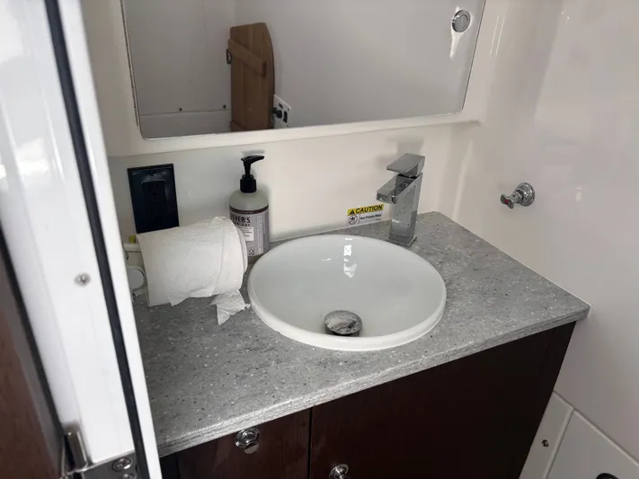  Yacht Photos Pics 2023 EVERGLADES 395 CC - Image 61