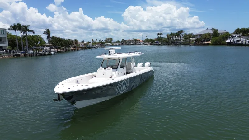  Yacht Photos Pics 2023 EVERGLADES 395 CC - Image 3