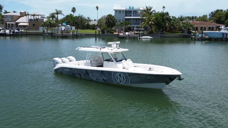  Yacht Photos Pics 2023 EVERGLADES 395 CC - Image 13