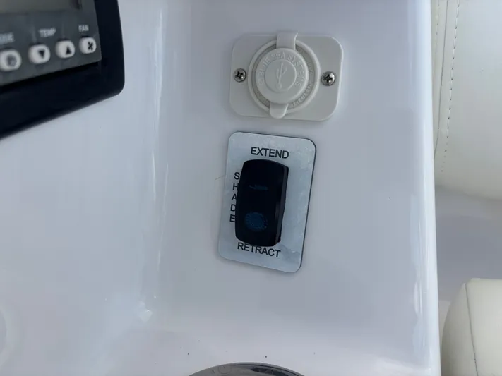  Yacht Photos Pics 2023 EVERGLADES 395 CC - Image 68