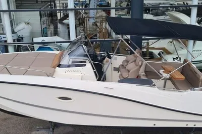 2016 Quicksilver ACTIV SUNDECK 755