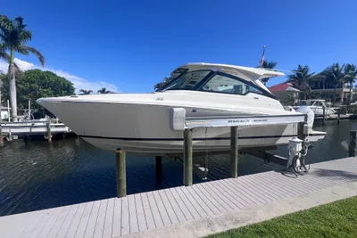 Tiara Yachts 34 LX