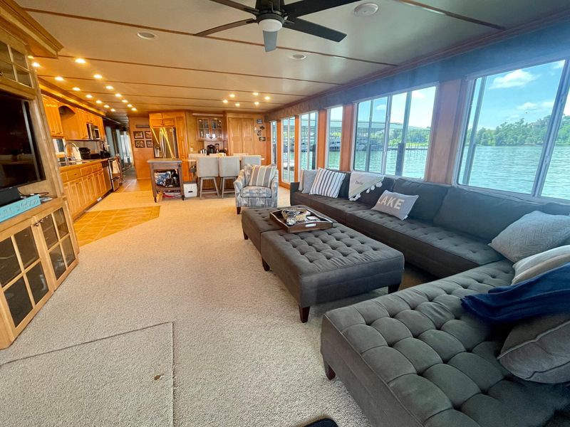 2005 Horizon 18x88 Houseboat