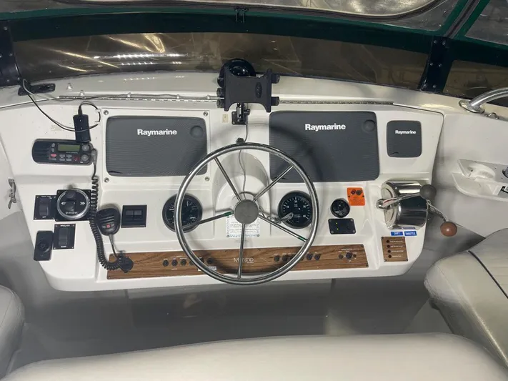 Desparado Yacht Photos Pics 