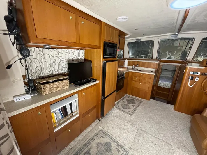 Desparado Yacht Photos Pics 