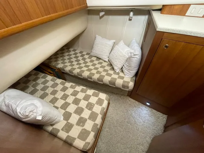 Desparado Yacht Photos Pics 