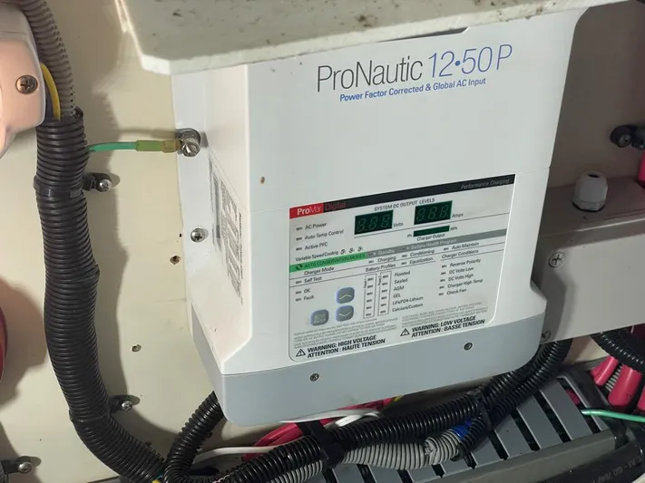 Desparado Yacht Photos Pics 