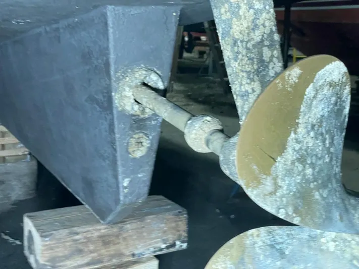 Desparado Yacht Photos Pics 