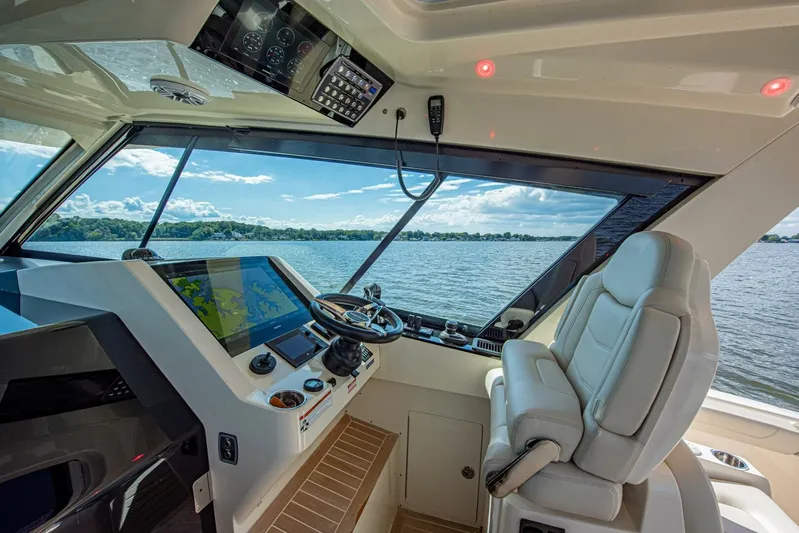 Keep It Yacht Photos Pics 2021 Scout 530 Lxf - Image 47