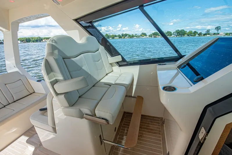 Keep It Yacht Photos Pics 2021 Scout 530 Lxf - Image 45