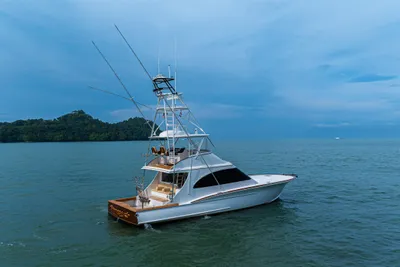 Jarrett Bay Flybridge Express