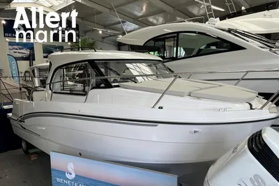 2023 Beneteau Antares 8