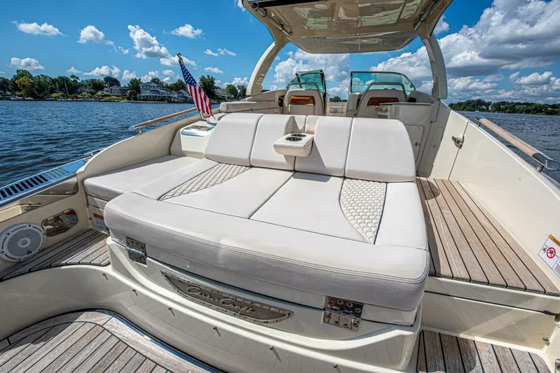 Full Circle Yacht Photos Pics 2022 Chris-craft Launch 35 Gt - Image 46