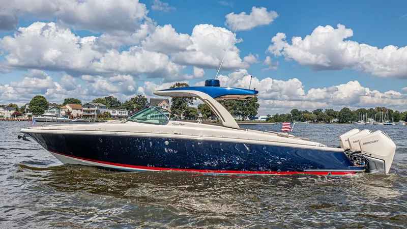 Full Circle Yacht Photos Pics 2022 Chris-craft Launch 35 Gt - Image 7