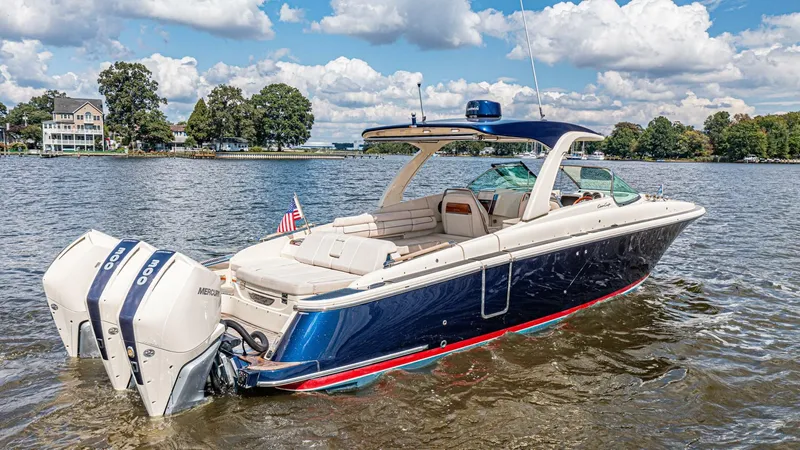 Full Circle Yacht Photos Pics 2022 Chris-craft Launch 35 Gt - Image 10