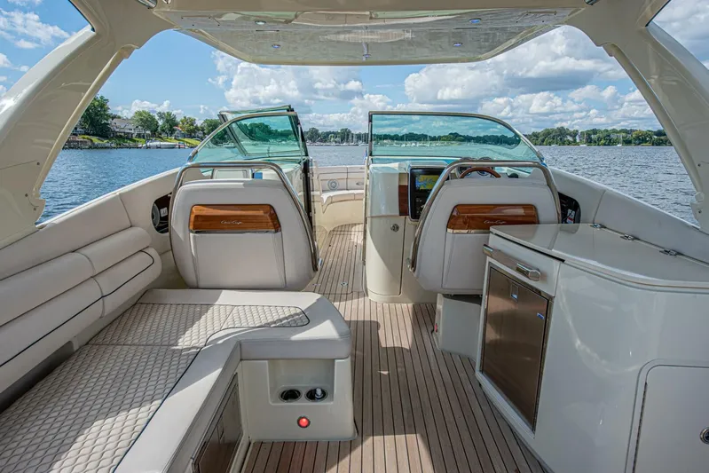 Full Circle Yacht Photos Pics 2022 Chris-craft Launch 35 Gt - Image 41