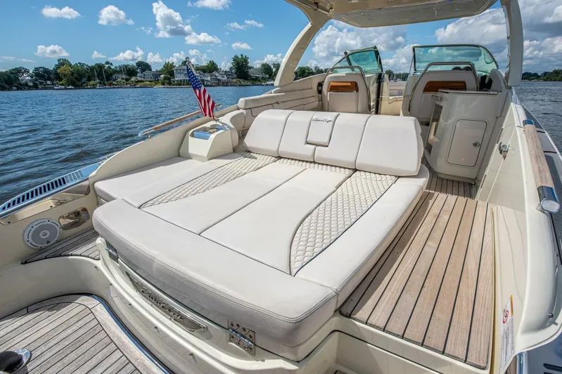 Full Circle Yacht Photos Pics 2022 Chris-craft Launch 35 Gt - Image 45