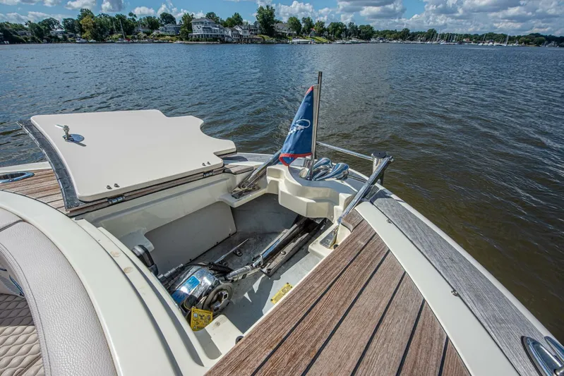 Full Circle Yacht Photos Pics 2022 Chris-craft Launch 35 Gt - Image 14