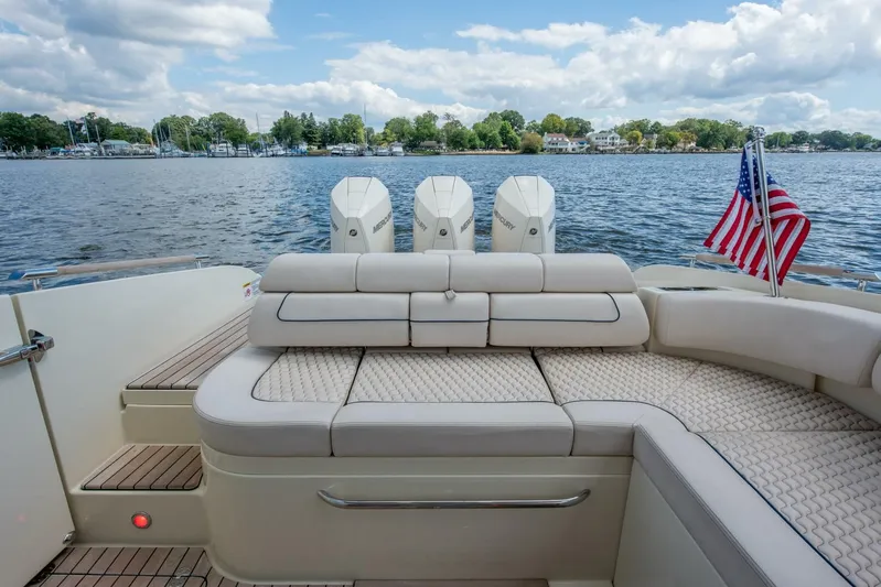 Full Circle Yacht Photos Pics 2022 Chris-craft Launch 35 Gt - Image 43