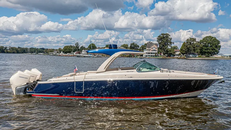 Full Circle Yacht Photos Pics 2022 Chris-craft Launch 35 Gt - Image 1