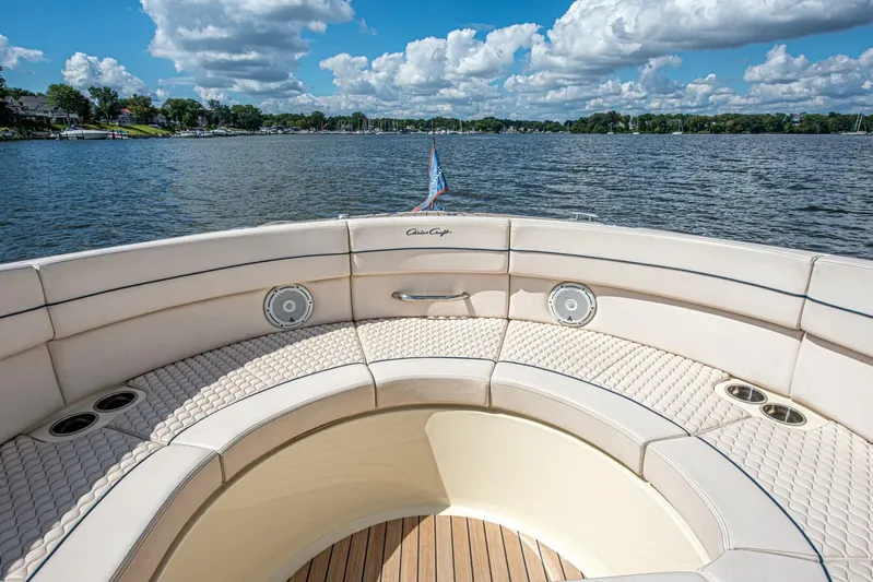 Full Circle Yacht Photos Pics 2022 Chris-craft Launch 35 Gt - Image 15