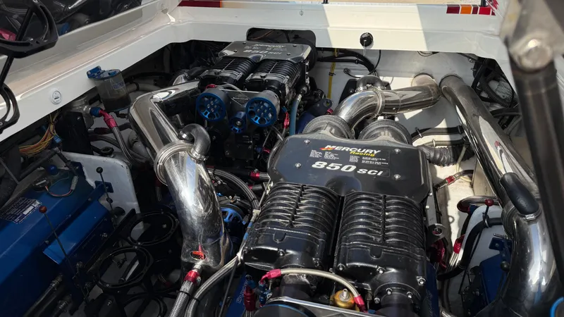  Yacht Photos Pics 2007 Fountain 42 Lightning engine compartment with Mercury 850 SCI engines.