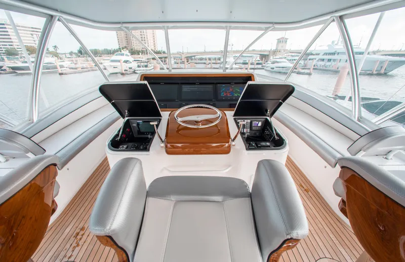 Aei Yacht Photos Pics 2020 Viking 72 Convertible - AEI -