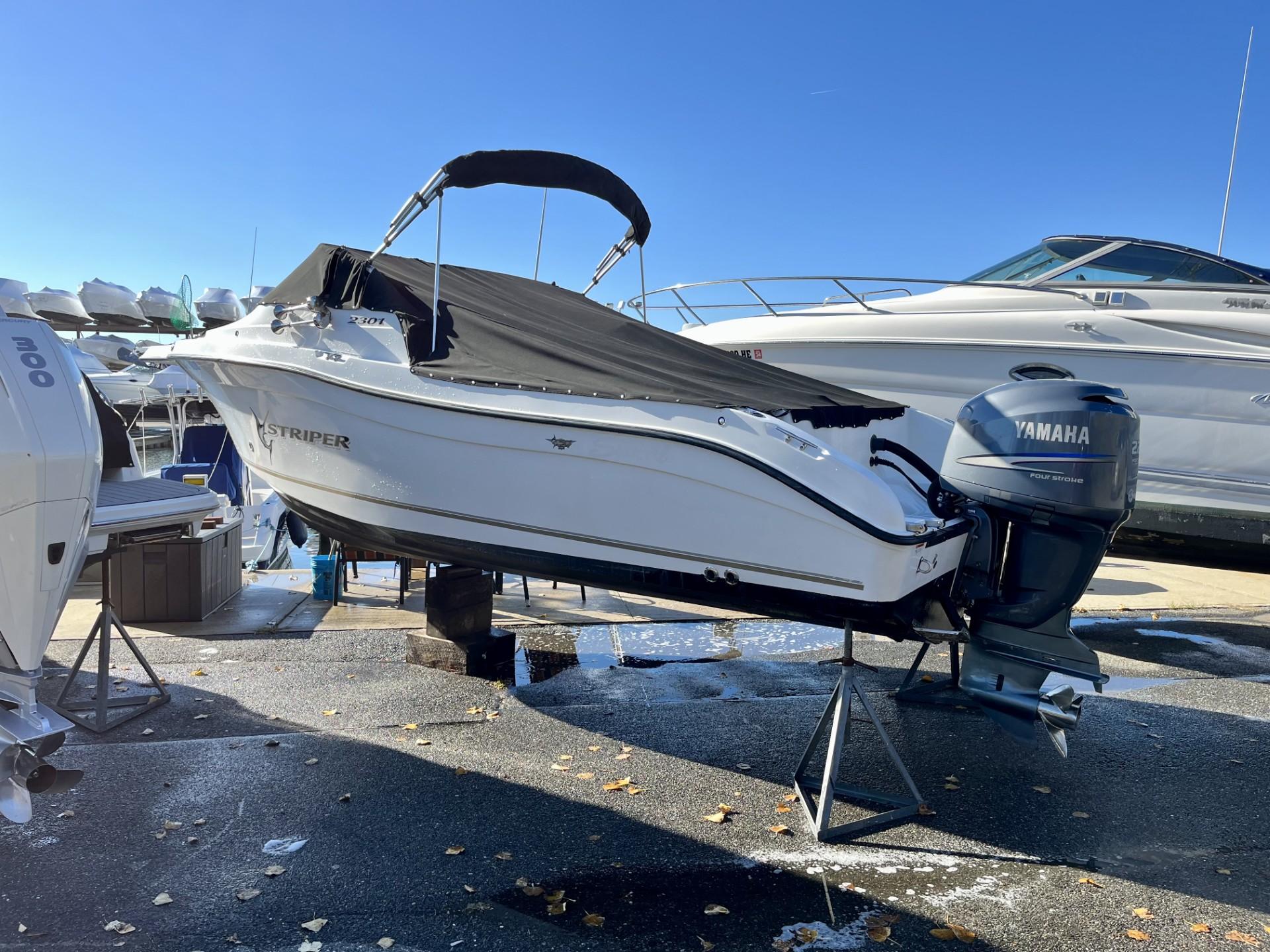 2005 Seaswirl Striper 2301 Dual Console O/B Dual Console For Sale ...