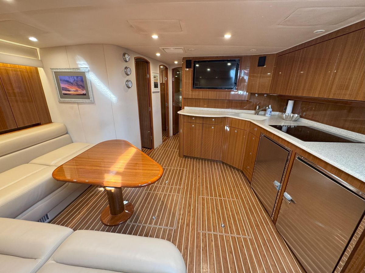 2007 Viking 52 