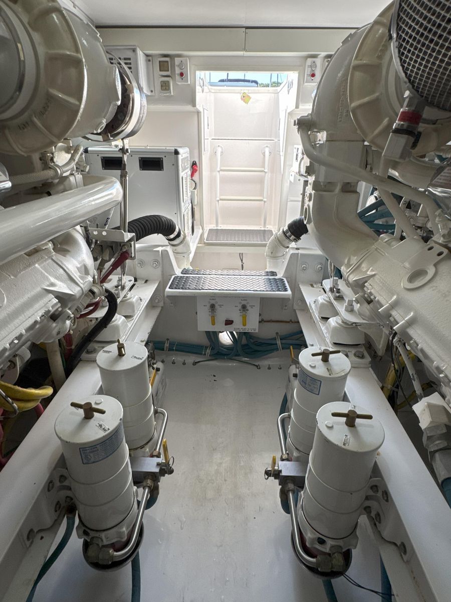 2007 Viking 52 