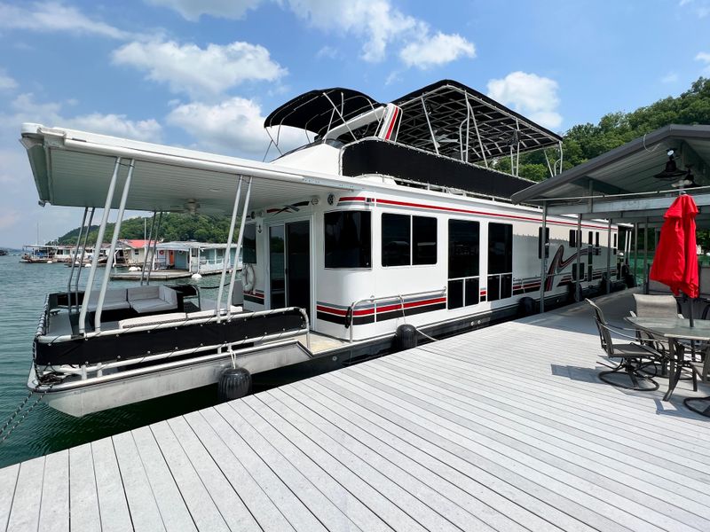 2001 Horizon 16 x 70 WB Houseboat & Dock