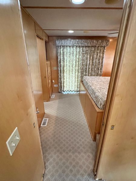 2001 Horizon 16 x 70 WB Houseboat & Dock