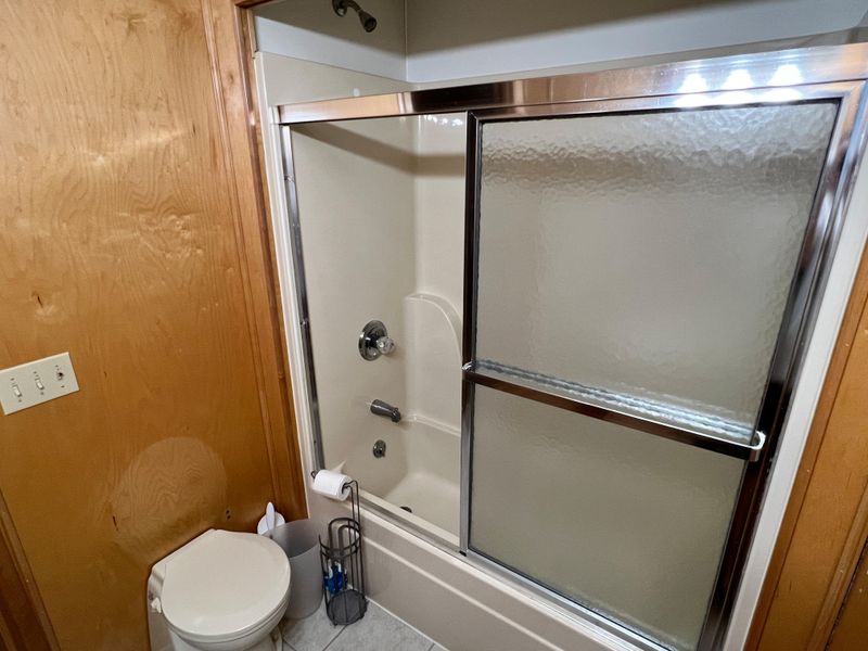 2001 Horizon 16 x 70 WB Houseboat & Dock