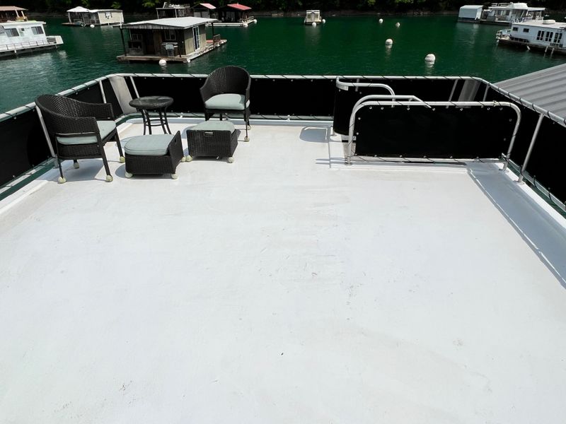 2001 Horizon 16 x 70 WB Houseboat & Dock