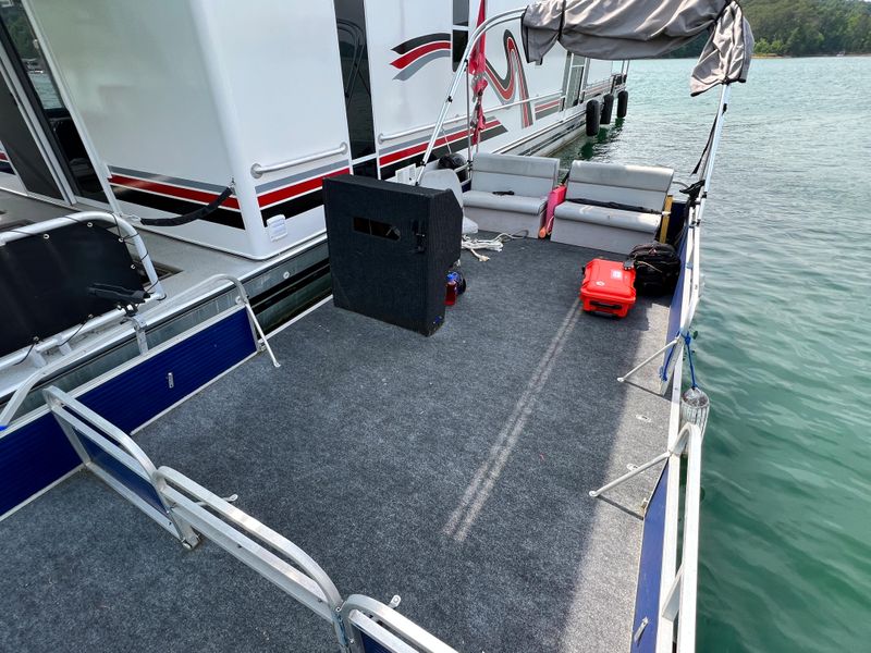 2001 Horizon 16 x 70 WB Houseboat & Dock