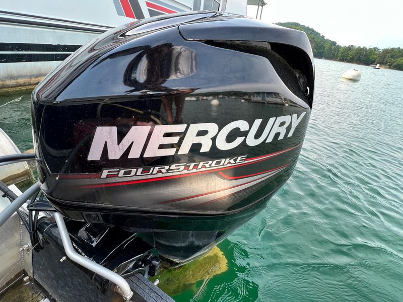 2001 Horizon 16 x 70 WB Houseboat & Dock