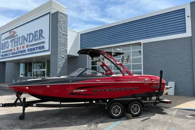 Malibu Wakesetter 22 MXZ