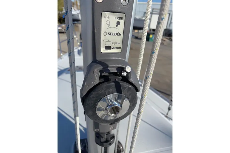 Sea Fever IV Yacht Photos Pics Close-up of a 2022 Catalina 355 sailboat's Selden mast control mechanism.