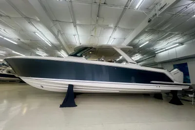 Tiara Yachts 43 LS