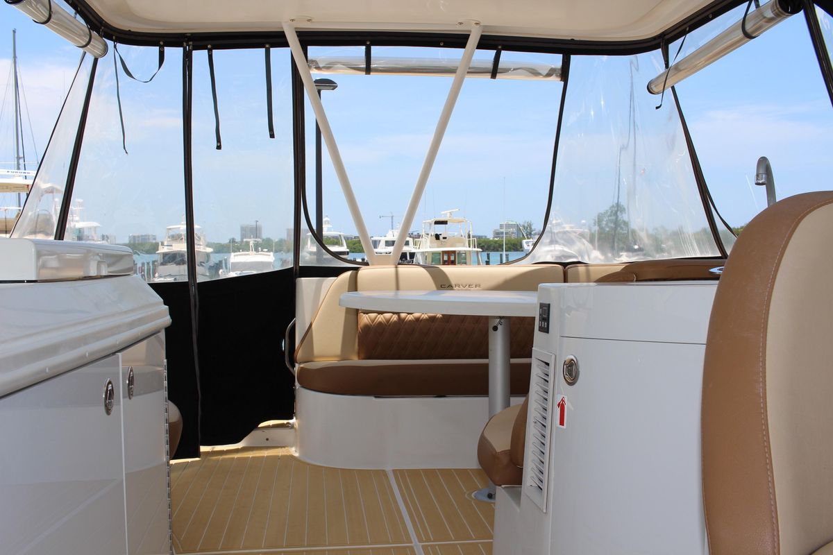 2006 Carver 56 